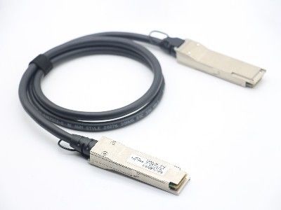 원활한 40 Gbps 데이터 전송 속도 100G QSFP28에서 QSFP28 데이터 전송을 위한 1M DAC 케이블